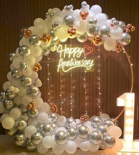 Anniversary ring decoration