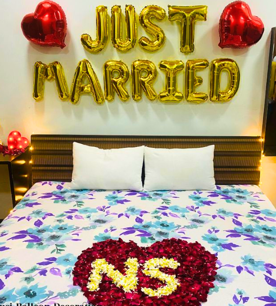 just married wall balloon decoration